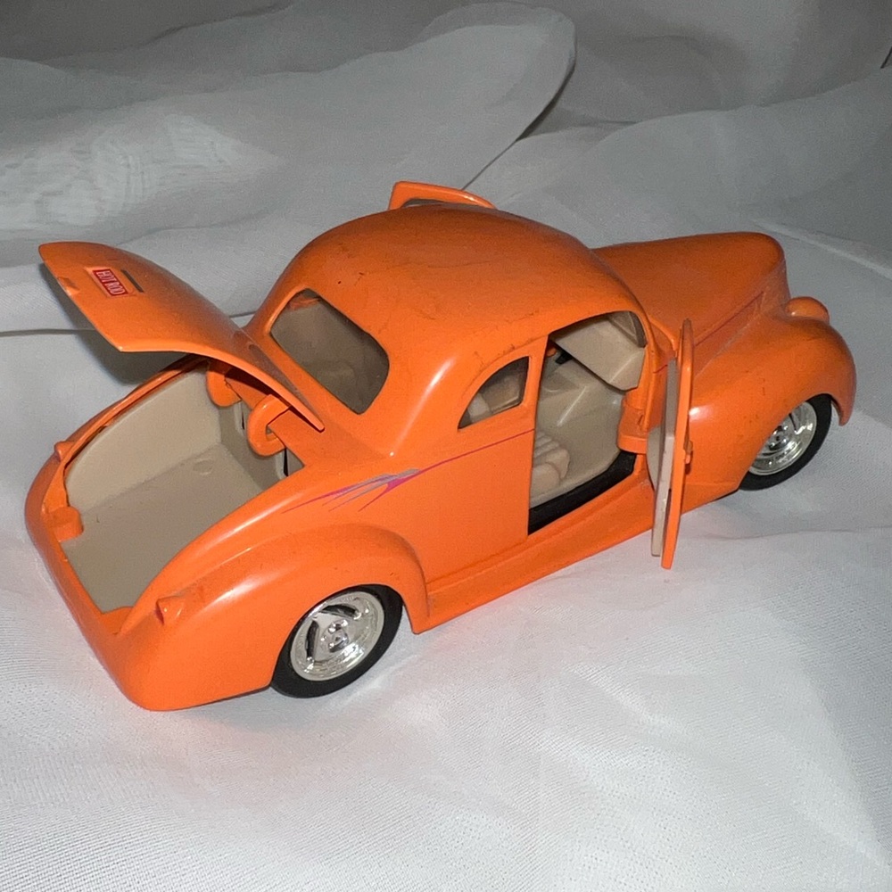 1940s Chevy Hot Rod Ford Coupe Diecast 1:24 Scale Model Car Orange Vintage